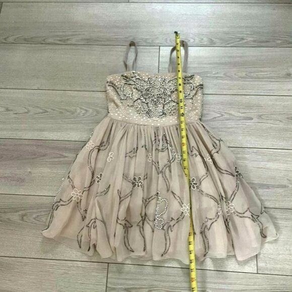 Needle and Thread Dress Hand Embellished Size 4 - Picture 10 of 11